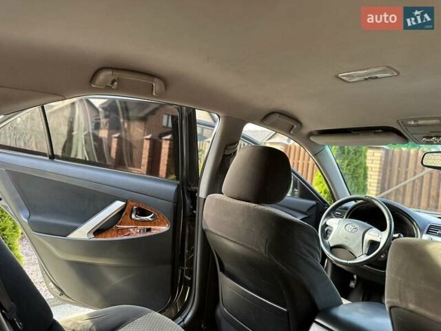 Серый Тойота Камри, объемом двигателя 2.36 л и пробегом 314 тыс. км за 8750 $, фото 41 на Automoto.ua