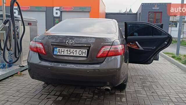 Сірий Тойота Камрі, об'ємом двигуна 2.4 л та пробігом 297 тис. км за 9150 $, фото 12 на Automoto.ua