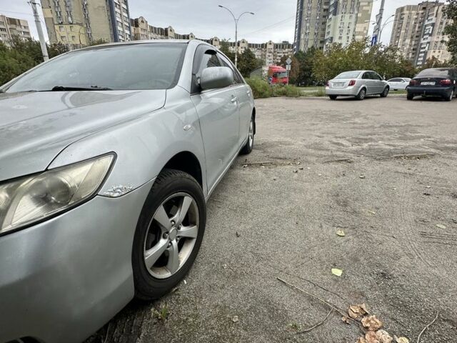 Сірий Тойота Камрі, об'ємом двигуна 2.4 л та пробігом 330 тис. км за 7607 $, фото 10 на Automoto.ua