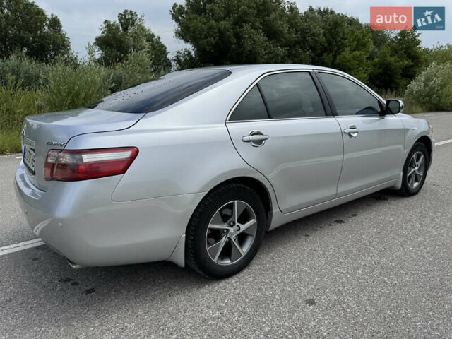 Серый Тойота Камри, объемом двигателя 2.36 л и пробегом 308 тыс. км за 7500 $, фото 9 на Automoto.ua