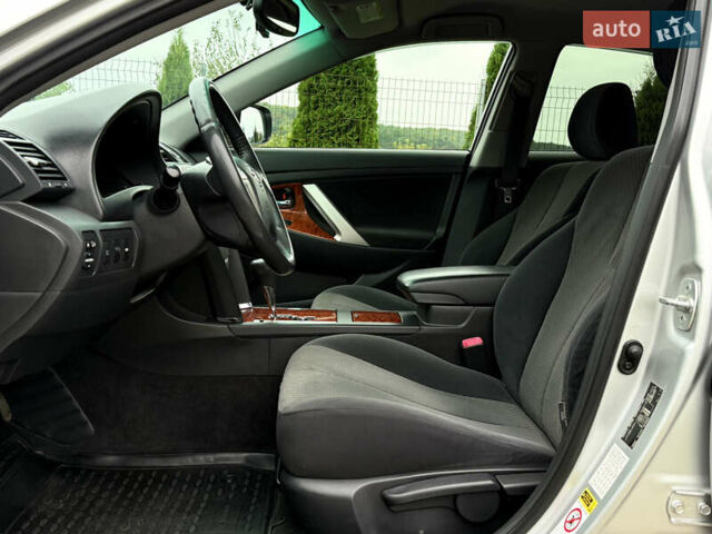 Сірий Тойота Камрі, об'ємом двигуна 2.36 л та пробігом 327 тис. км за 9699 $, фото 22 на Automoto.ua