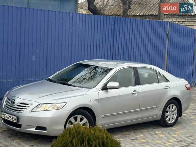 Сірий Тойота Камрі, об'ємом двигуна 2.4 л та пробігом 67 тис. км за 12900 $, фото 5 на Automoto.ua