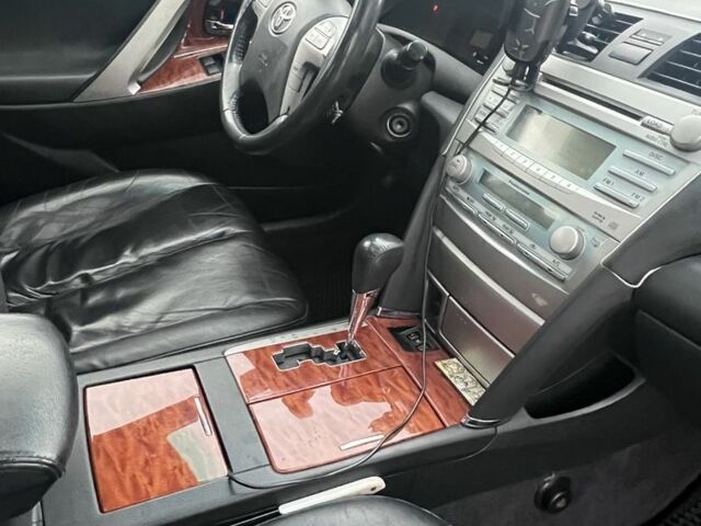 Серый Тойота Камри, объемом двигателя 2.4 л и пробегом 260 тыс. км за 8100 $, фото 4 на Automoto.ua