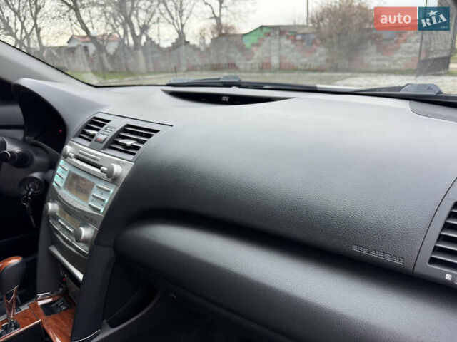 Сірий Тойота Камрі, об'ємом двигуна 3.46 л та пробігом 400 тис. км за 8800 $, фото 21 на Automoto.ua