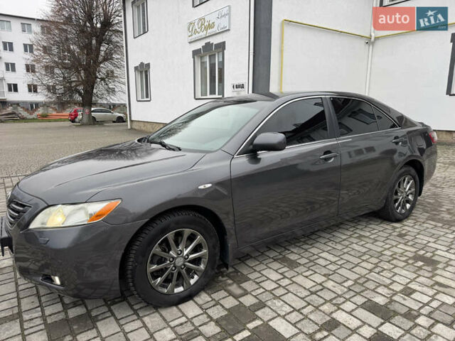Сірий Тойота Камрі, об'ємом двигуна 3.46 л та пробігом 400 тис. км за 8800 $, фото 3 на Automoto.ua