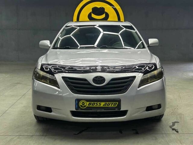 Сірий Тойота Камрі, об'ємом двигуна 3.5 л та пробігом 226 тис. км за 8500 $, фото 1 на Automoto.ua