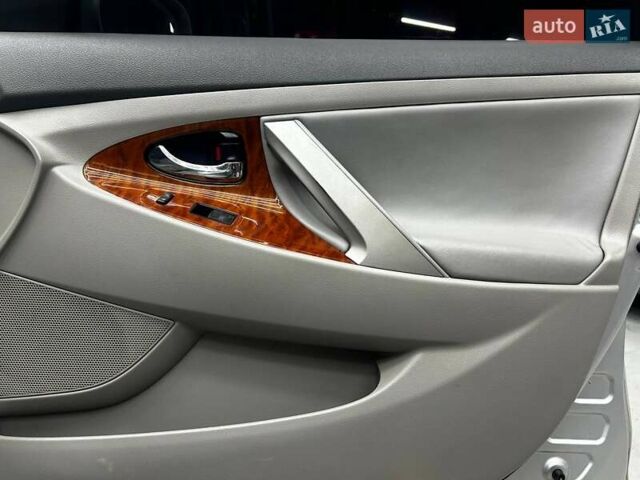 Сірий Тойота Камрі, об'ємом двигуна 3.46 л та пробігом 226 тис. км за 8500 $, фото 24 на Automoto.ua