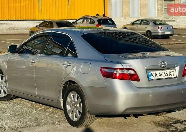 Серый Тойота Камри, объемом двигателя 2.36 л и пробегом 179 тыс. км за 9700 $, фото 9 на Automoto.ua