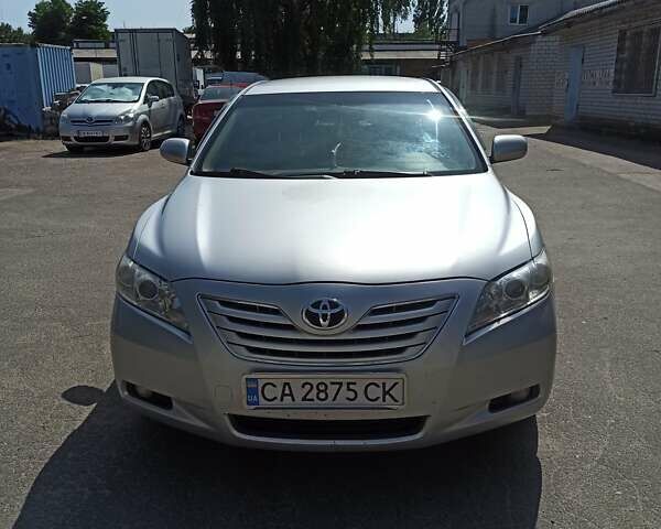 Сірий Тойота Камрі, об'ємом двигуна 2.36 л та пробігом 232 тис. км за 8500 $, фото 1 на Automoto.ua