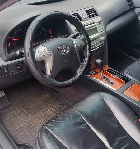 Серый Тойота Камри, объемом двигателя 2.36 л и пробегом 259 тыс. км за 9000 $, фото 4 на Automoto.ua