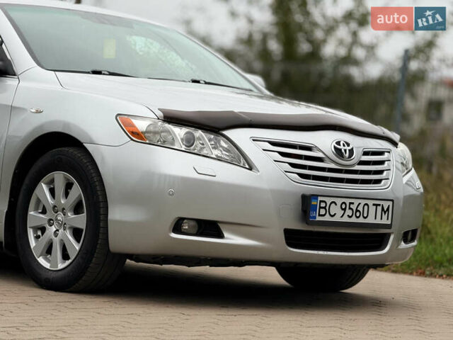 Сірий Тойота Камрі, об'ємом двигуна 2.36 л та пробігом 327 тис. км за 9699 $, фото 9 на Automoto.ua