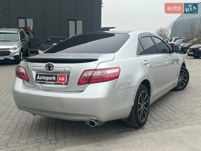 Серый Тойота Камри, объемом двигателя 2.4 л и пробегом 320 тыс. км за 5990 $, фото 8 на Automoto.ua