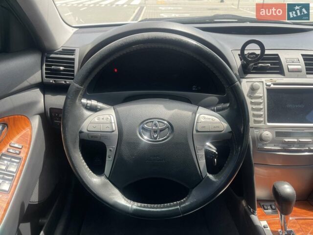 Серый Тойота Камри, объемом двигателя 2.4 л и пробегом 313 тыс. км за 10500 $, фото 25 на Automoto.ua