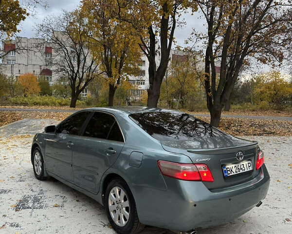 Тойота Камри 2009 в Ровно на Automoto.ua Серый Тойота Камри, объемом двигателя 3.46 л и пробегом 286 тыс. км за 7650 $, фото 9 на Automoto.ua