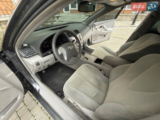 Сірий Тойота Камрі, об'ємом двигуна 2.4 л та пробігом 220 тис. км за 9100 $, фото 63 на Automoto.ua