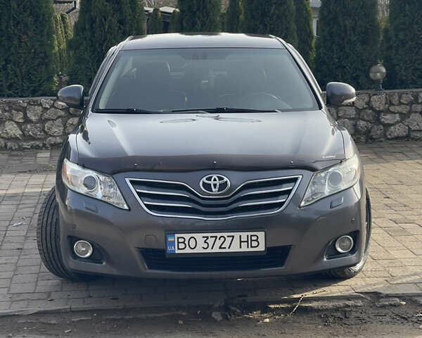 Сірий Тойота Камрі, об'ємом двигуна 3.46 л та пробігом 297 тис. км за 11500 $, фото 5 на Automoto.ua