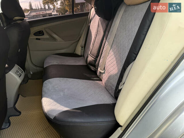 Тойота Камри 2009 в Николаеве на Automoto.ua Серый Тойота Камри, объемом двигателя 2.36 л и пробегом 245 тыс. км за 8200 $, фото 8 на Automoto.ua