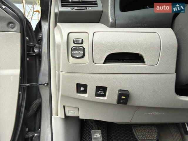 Сірий Тойота Камрі, об'ємом двигуна 2.4 л та пробігом 220 тис. км за 9100 $, фото 65 на Automoto.ua