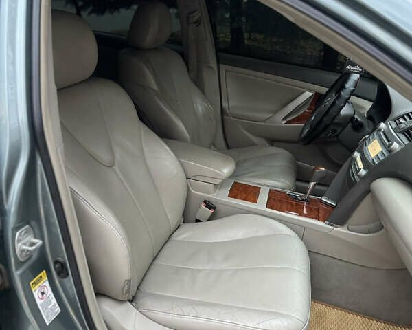 Тойота Камри 2009 в Ровно на Automoto.ua Серый Тойота Камри, объемом двигателя 3.46 л и пробегом 286 тыс. км за 7650 $, фото 20 на Automoto.ua