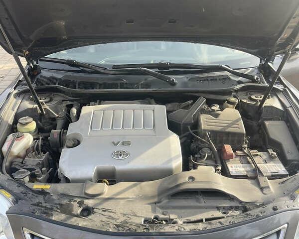 Сірий Тойота Камрі, об'ємом двигуна 3.46 л та пробігом 297 тис. км за 11500 $, фото 17 на Automoto.ua