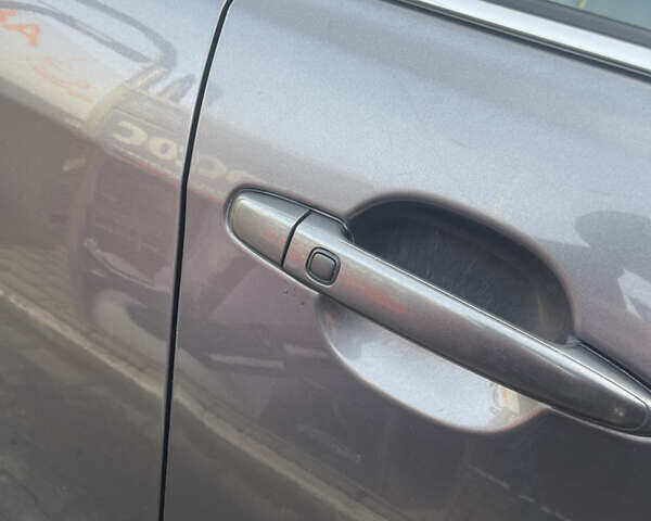 Сірий Тойота Камрі, об'ємом двигуна 3.46 л та пробігом 297 тис. км за 11500 $, фото 9 на Automoto.ua