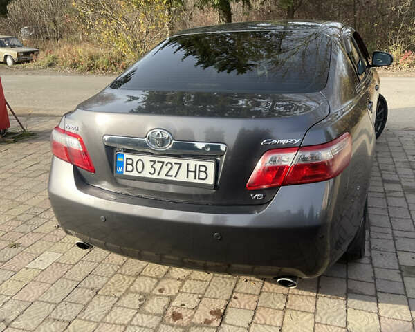 Сірий Тойота Камрі, об'ємом двигуна 3.46 л та пробігом 297 тис. км за 11500 $, фото 2 на Automoto.ua