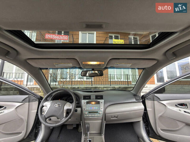 Сірий Тойота Камрі, об'ємом двигуна 2.4 л та пробігом 220 тис. км за 9100 $, фото 53 на Automoto.ua