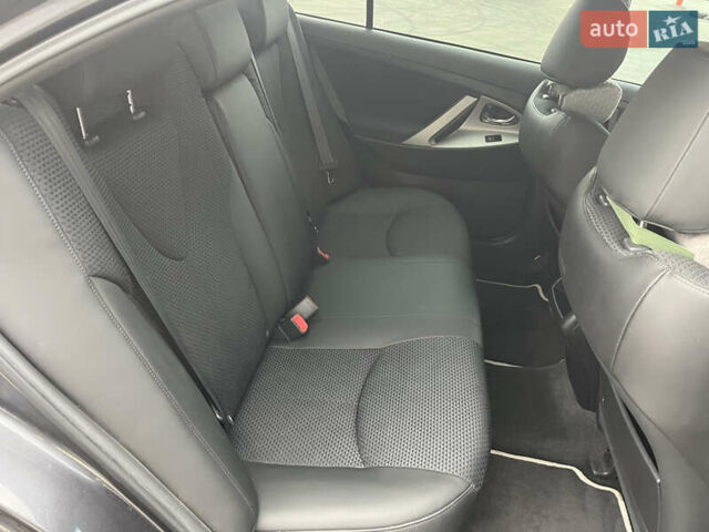 Серый Тойота Камри, объемом двигателя 2.49 л и пробегом 213 тыс. км за 8890 $, фото 8 на Automoto.ua