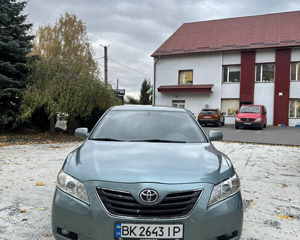 Тойота Камри 2009 в Ровно на Automoto.ua Серый Тойота Камри, объемом двигателя 3.46 л и пробегом 286 тыс. км за 7650 $, фото 13 на Automoto.ua
