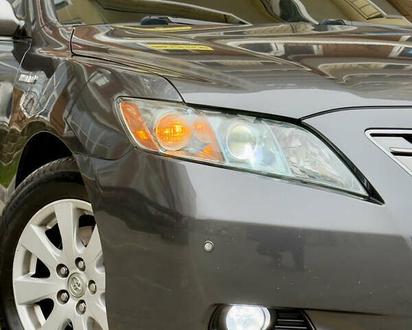 Сірий Тойота Камрі, об'ємом двигуна 2.4 л та пробігом 220 тис. км за 9100 $, фото 23 на Automoto.ua