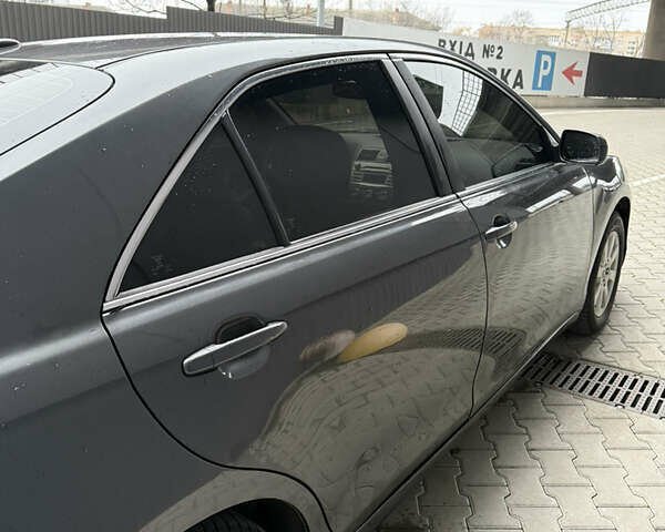 Сірий Тойота Камрі, об'ємом двигуна 2.5 л та пробігом 212 тис. км за 7300 $, фото 8 на Automoto.ua