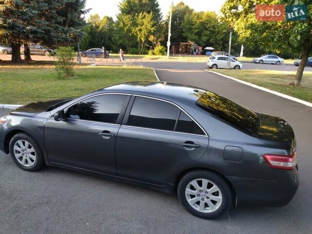 Сірий Тойота Камрі, об'ємом двигуна 2.5 л та пробігом 200 тис. км за 5999 $, фото 13 на Automoto.ua