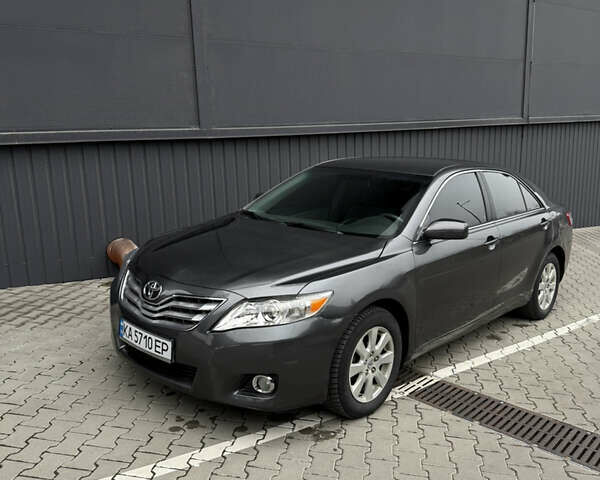 Сірий Тойота Камрі, об'ємом двигуна 2.5 л та пробігом 212 тис. км за 7300 $, фото 2 на Automoto.ua