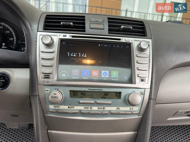 Сірий Тойота Камрі, об'ємом двигуна 2.4 л та пробігом 220 тис. км за 9100 $, фото 68 на Automoto.ua