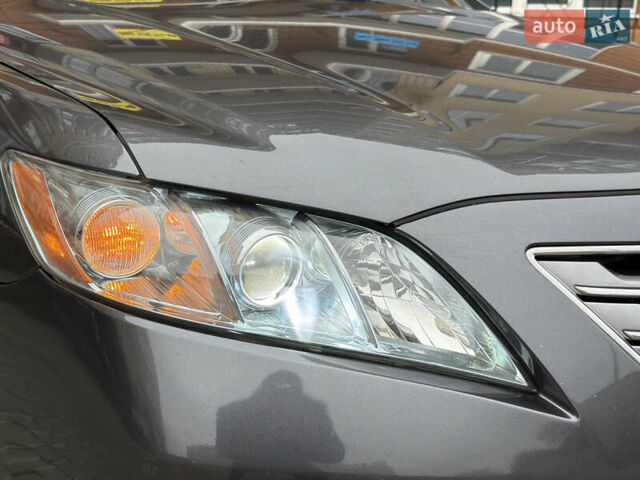 Сірий Тойота Камрі, об'ємом двигуна 2.4 л та пробігом 220 тис. км за 9100 $, фото 24 на Automoto.ua
