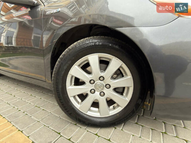 Сірий Тойота Камрі, об'ємом двигуна 2.4 л та пробігом 220 тис. км за 9100 $, фото 27 на Automoto.ua