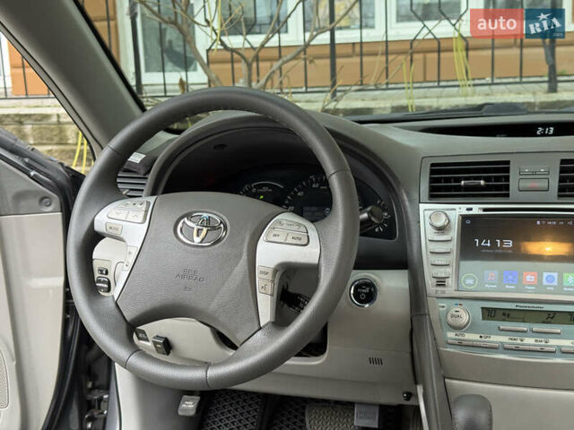 Сірий Тойота Камрі, об'ємом двигуна 2.4 л та пробігом 220 тис. км за 9100 $, фото 54 на Automoto.ua