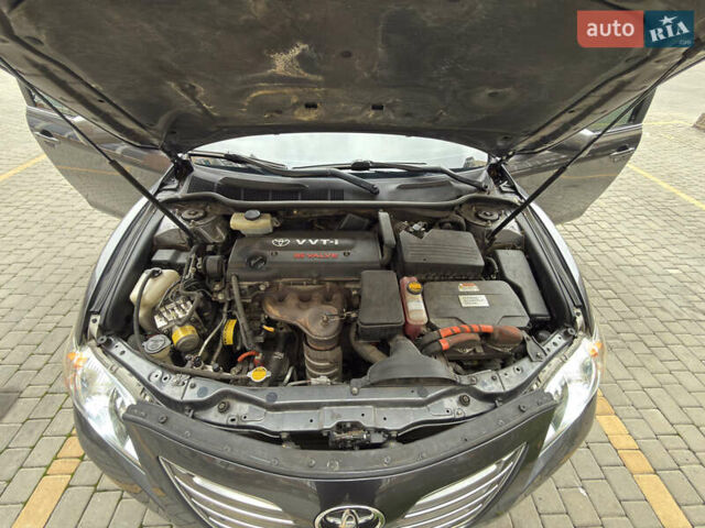 Сірий Тойота Камрі, об'ємом двигуна 2.4 л та пробігом 220 тис. км за 9100 $, фото 71 на Automoto.ua
