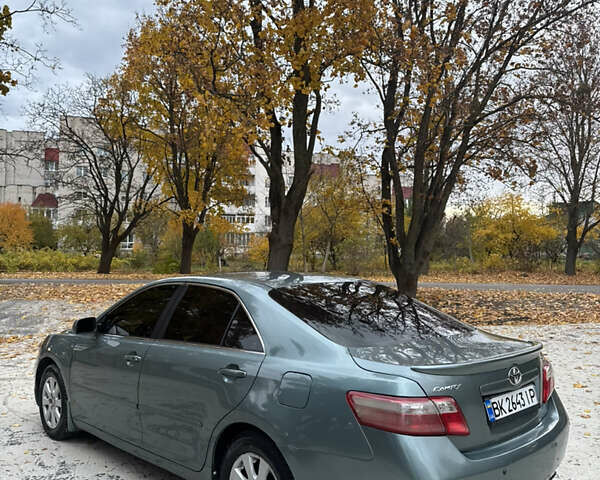 Тойота Камри 2009 в Ровно на Automoto.ua Серый Тойота Камри, объемом двигателя 3.46 л и пробегом 286 тыс. км за 7650 $, фото 17 на Automoto.ua