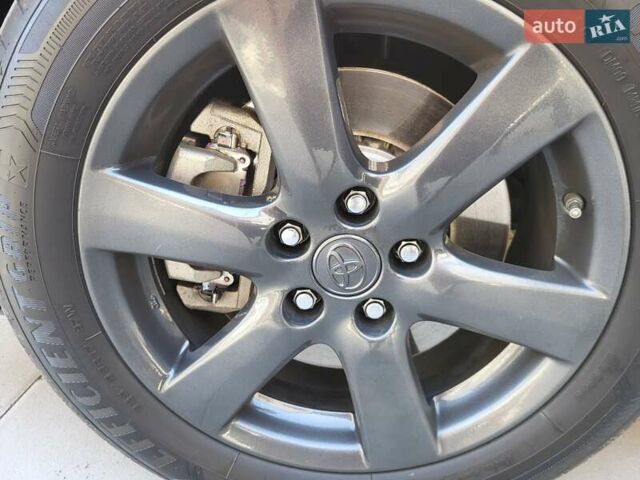 Серый Тойота Камри, объемом двигателя 3.5 л и пробегом 157 тыс. км за 15500 $, фото 24 на Automoto.ua