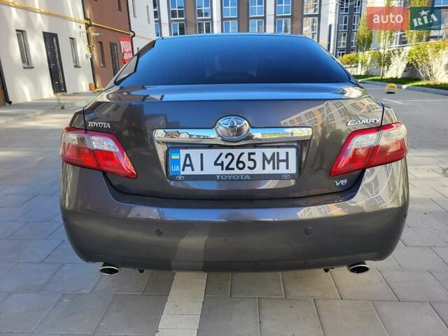 Серый Тойота Камри, объемом двигателя 3.5 л и пробегом 157 тыс. км за 15500 $, фото 1 на Automoto.ua