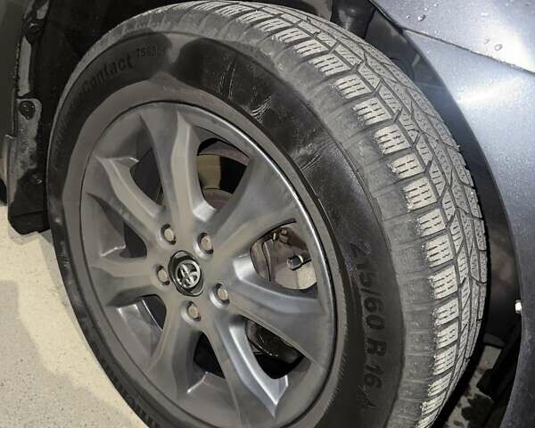 Серый Тойота Камри, объемом двигателя 2.39 л и пробегом 265 тыс. км за 10000 $, фото 3 на Automoto.ua