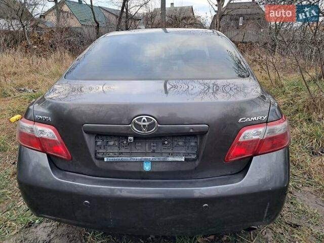 Серый Тойота Камри, объемом двигателя 2.4 л и пробегом 200 тыс. км за 4699 $, фото 4 на Automoto.ua