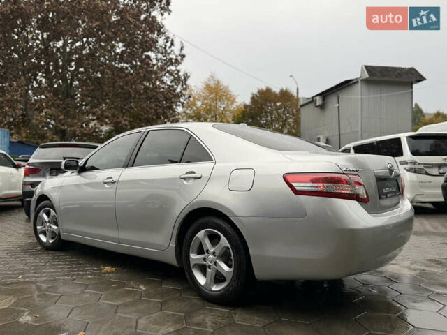 Сірий Тойота Камрі, об'ємом двигуна 2.5 л та пробігом 315 тис. км за 8900 $, фото 31 на Automoto.ua