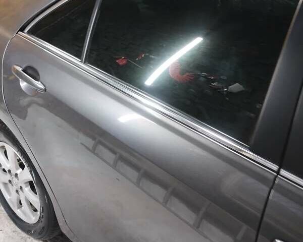 Серый Тойота Камри, объемом двигателя 2.36 л и пробегом 170 тыс. км за 9048 $, фото 14 на Automoto.ua