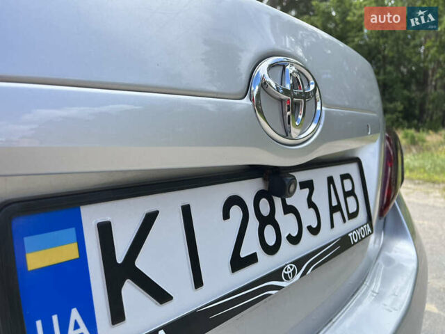Серый Тойота Камри, объемом двигателя 2.5 л и пробегом 270 тыс. км за 8800 $, фото 22 на Automoto.ua