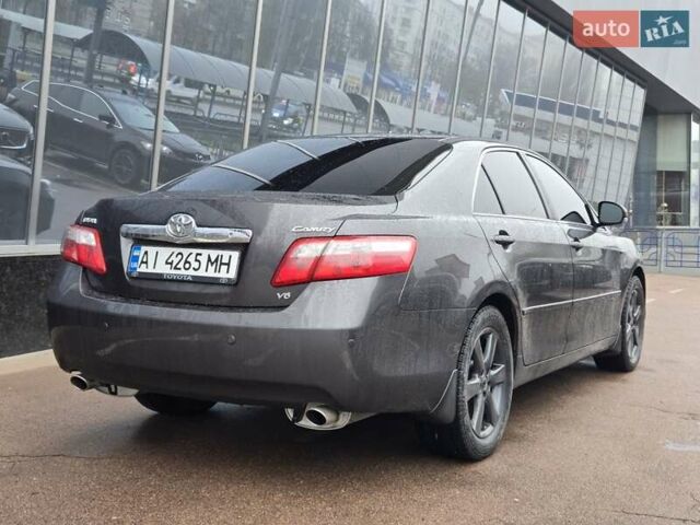 Серый Тойота Камри, объемом двигателя 3.5 л и пробегом 157 тыс. км за 15900 $, фото 3 на Automoto.ua