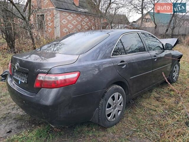 Серый Тойота Камри, объемом двигателя 2.4 л и пробегом 200 тыс. км за 4699 $, фото 27 на Automoto.ua