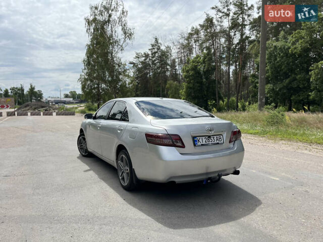 Серый Тойота Камри, объемом двигателя 2.5 л и пробегом 270 тыс. км за 8800 $, фото 5 на Automoto.ua
