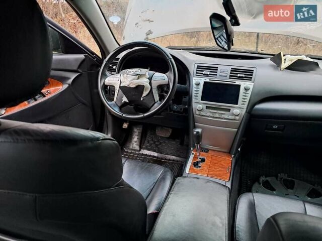 Серый Тойота Камри, объемом двигателя 2.4 л и пробегом 200 тыс. км за 4699 $, фото 31 на Automoto.ua